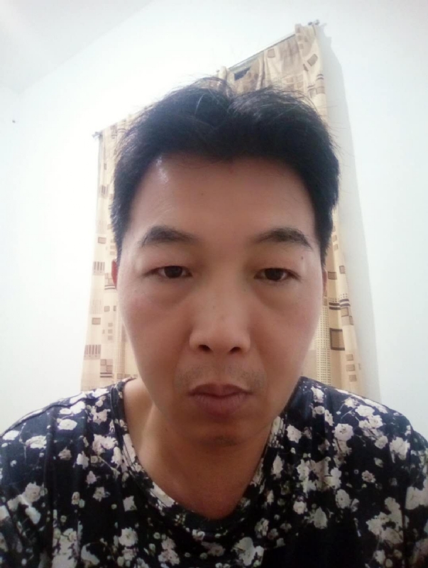 繁华哀伤的第一张照片--厦门征婚网