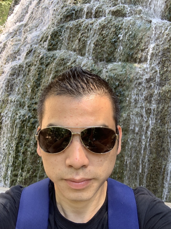 高兴的第二张照片--厦门征婚网