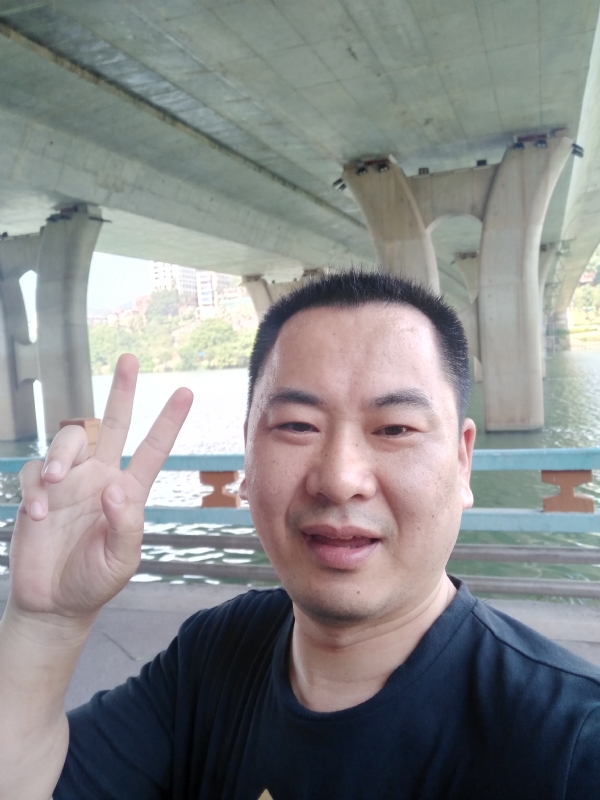 上人的第一张照片--厦门征婚网